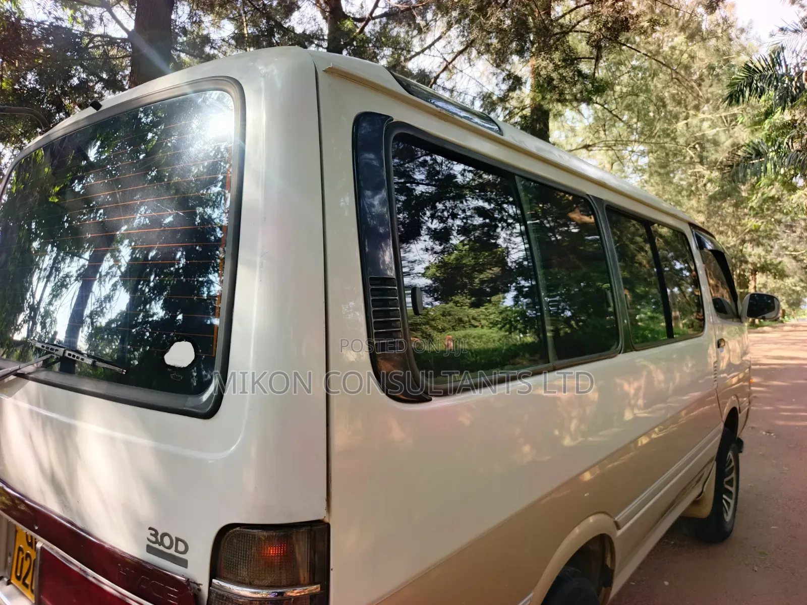 Toyota Noah 2004 White