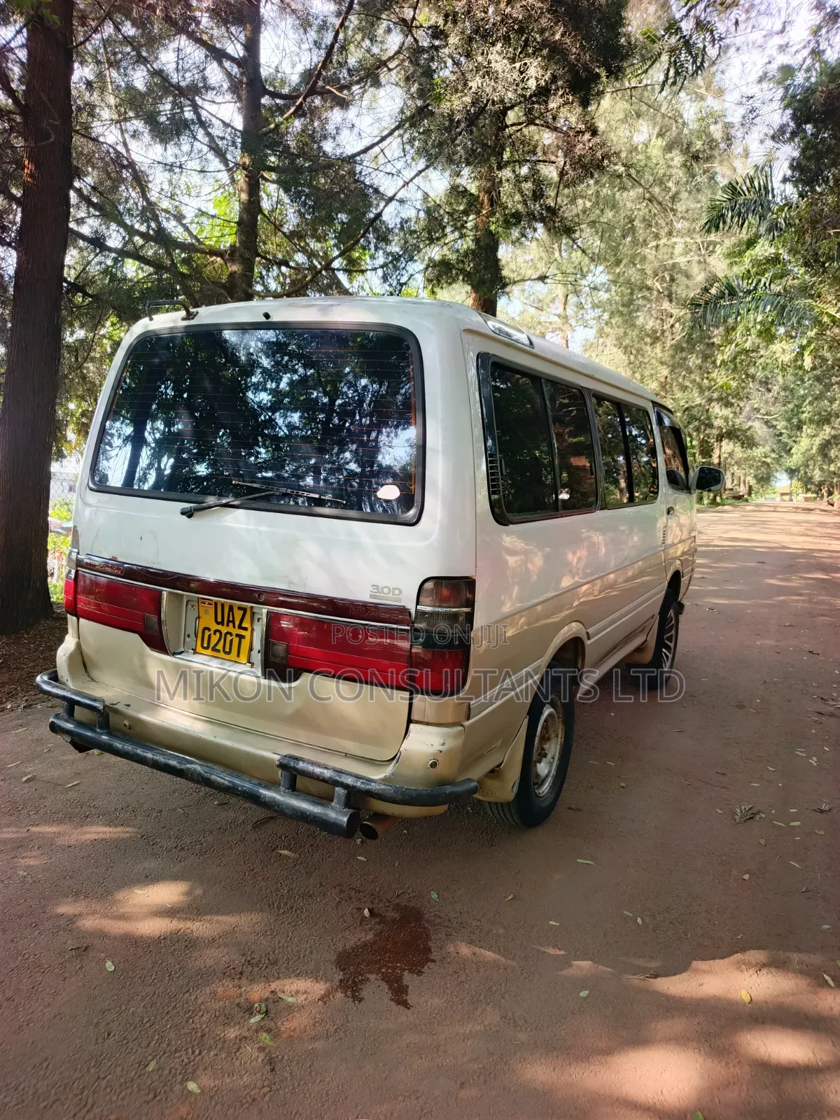 Toyota Noah 2004 White