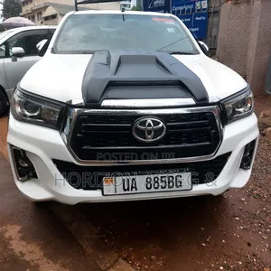 Toyota Hilux 2020 White