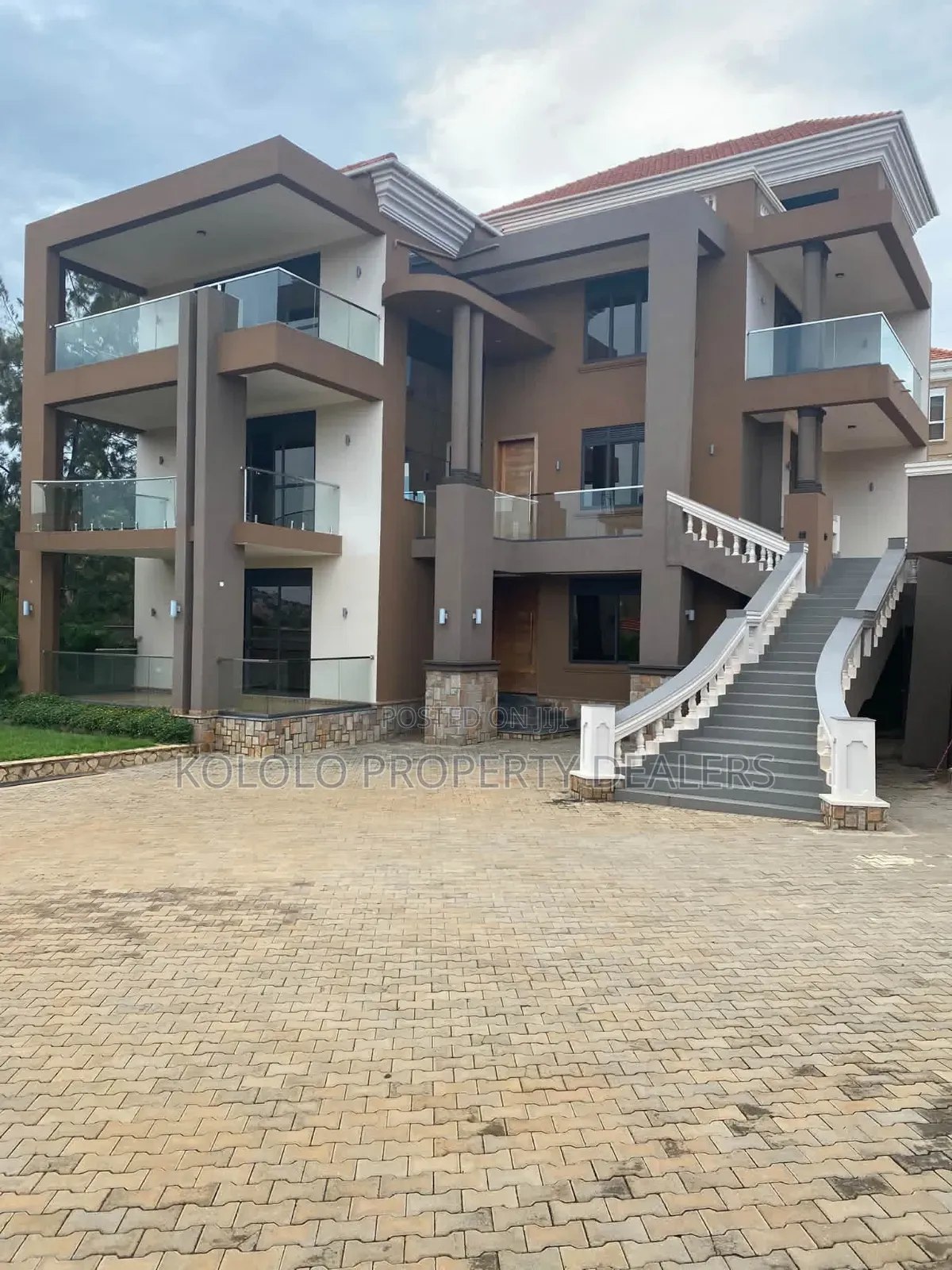 7bdrm Mansion in Munyonyo, Central Division for sale