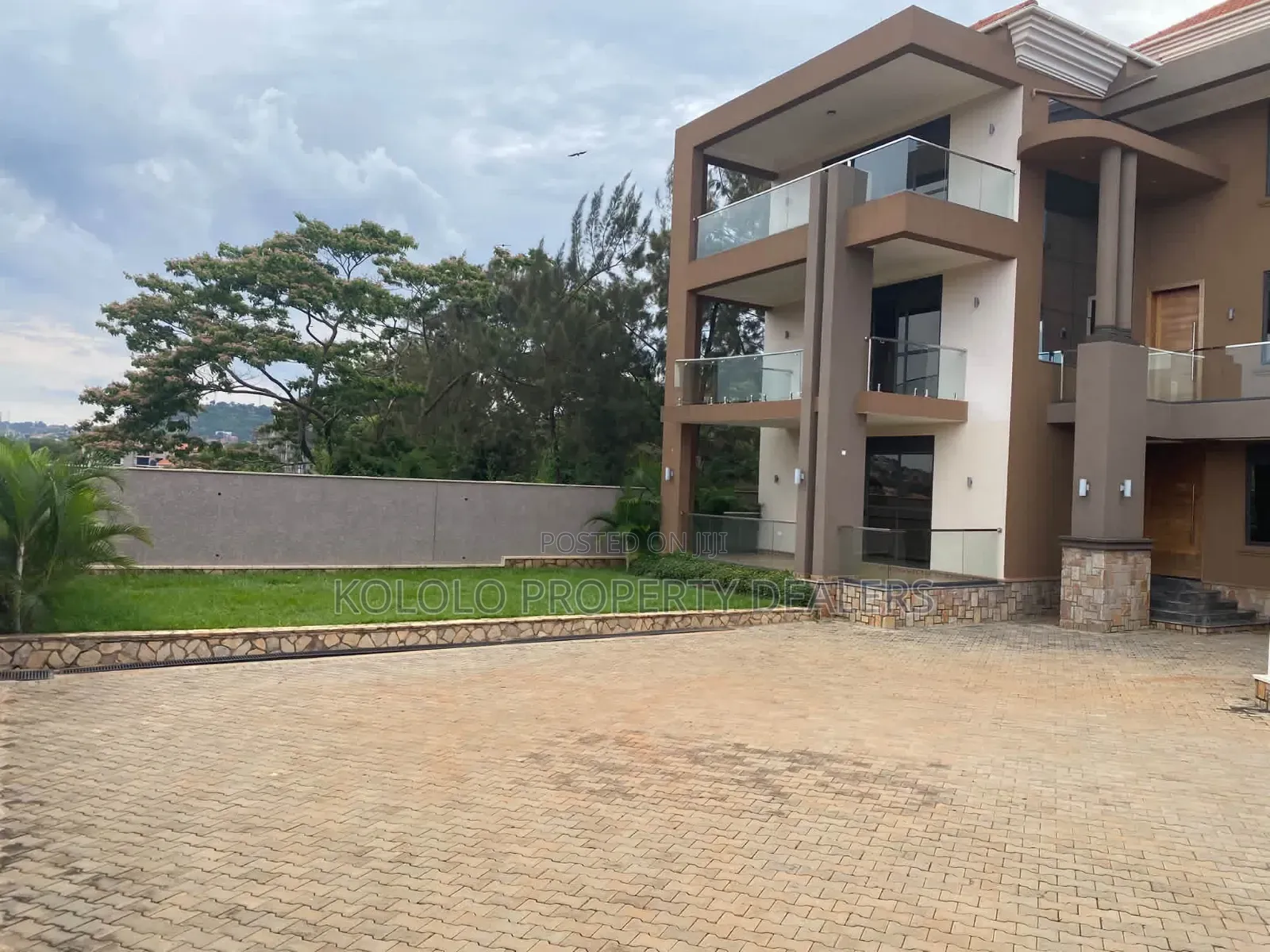 7bdrm Mansion in Munyonyo, Central Division for sale