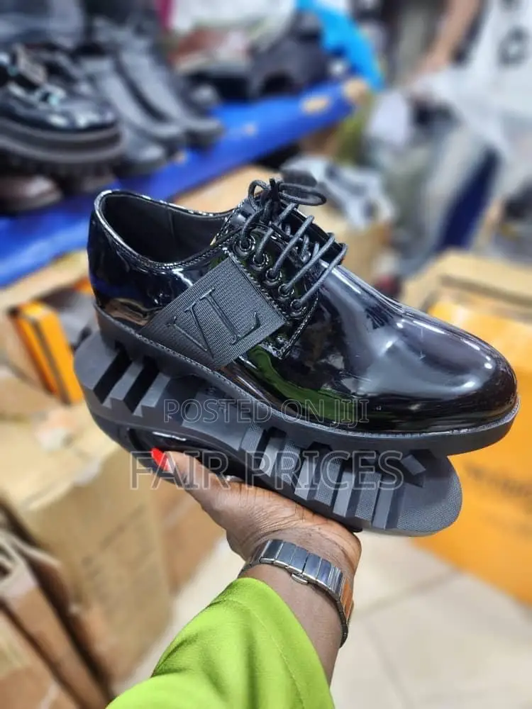Shinny Leather Oxfords Black