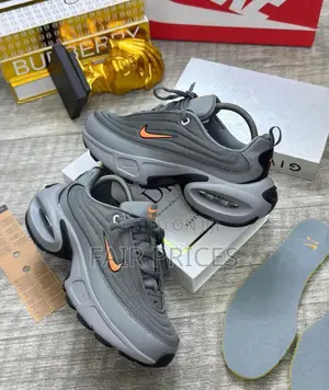Canvas Nike Runners Grey