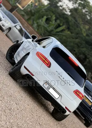 Porsche Macan GTS 2018 White
