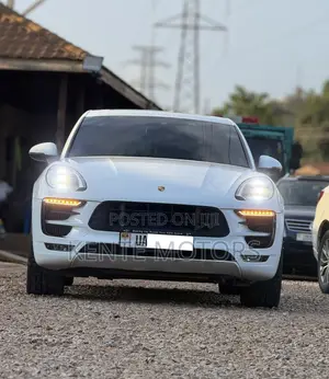 Porsche Macan GTS 2018 White