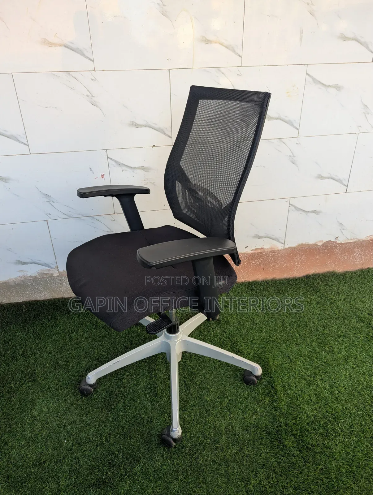Mesh Back Office Chair With Adjustable Back and Height