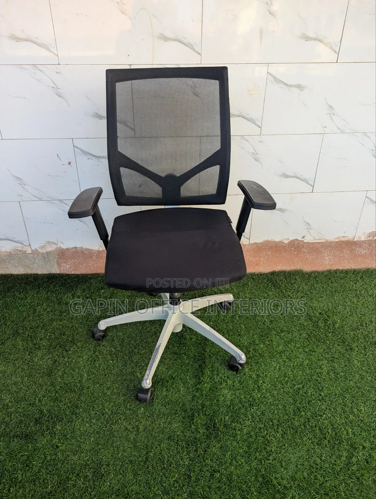 Mesh Back Office Chair With Adjustable Back and Height