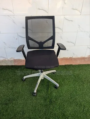 Mesh Back Office Chair With Adjustable Back and Height