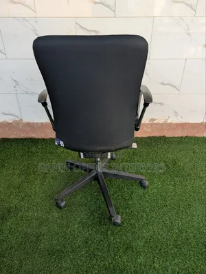 Fabric Heavy Durable Office Chair Readily Available, Adjustable