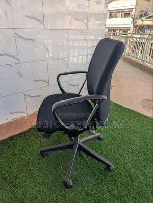 Fabric Heavy Durable Office Chair Readily Available, Adjustable