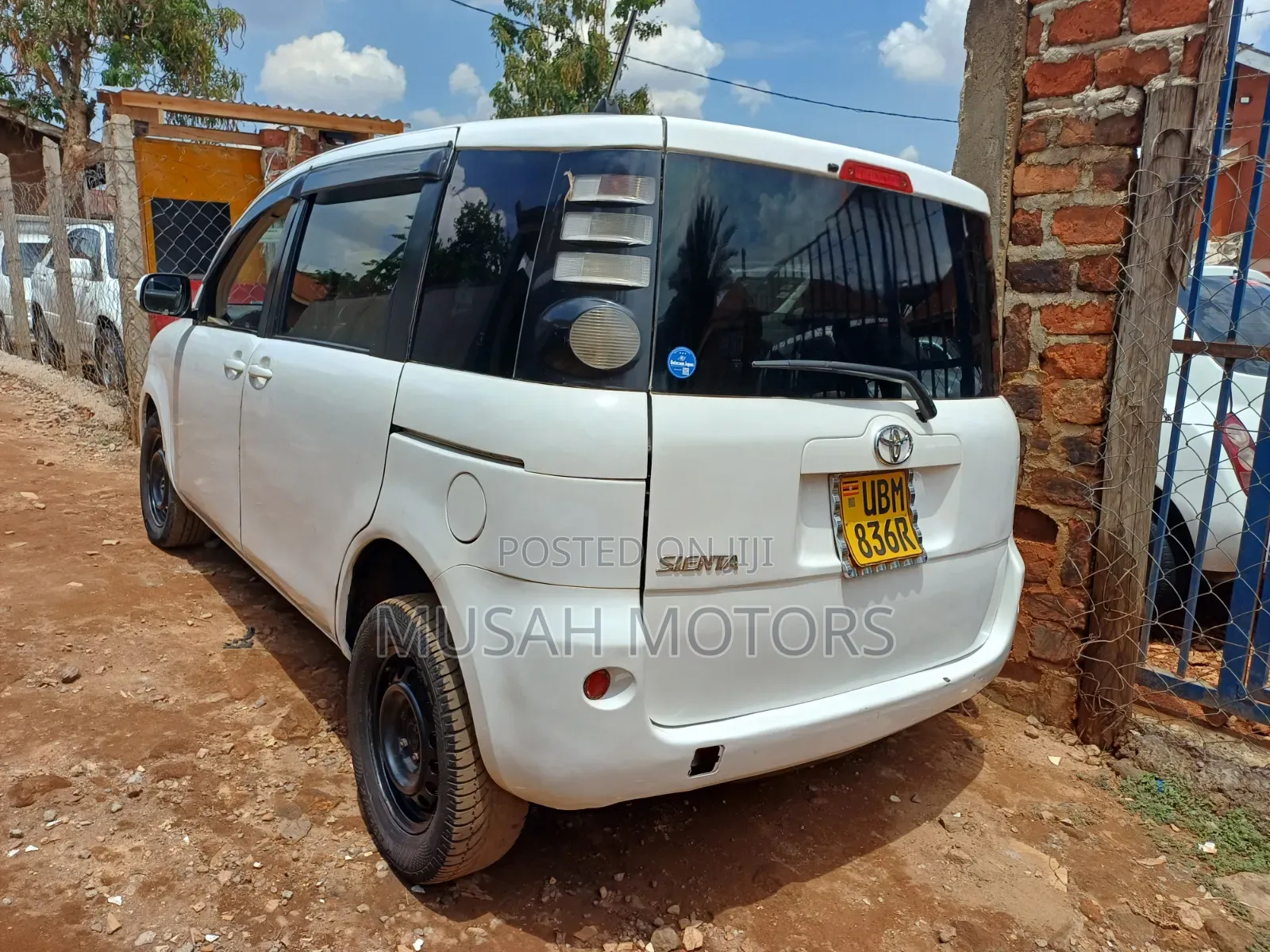 Toyota Sienta 2006 White