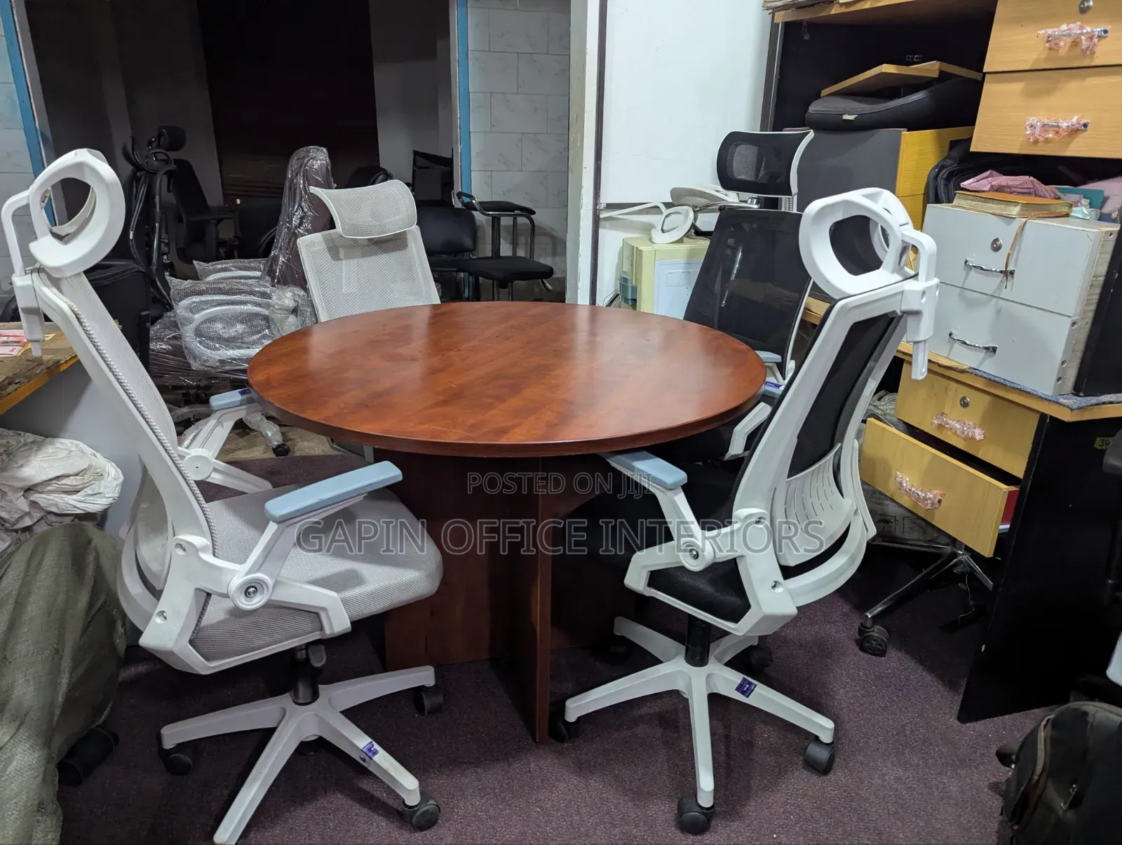Second Hand Office Furniture, Round Table With Adjustable Chairs