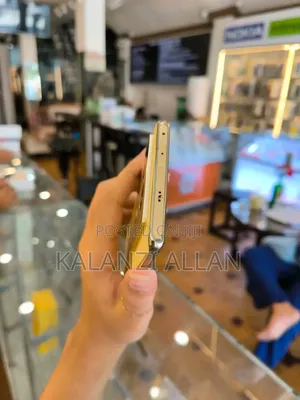 New Infinix Note 40 Pro 5G 256 GB Gold