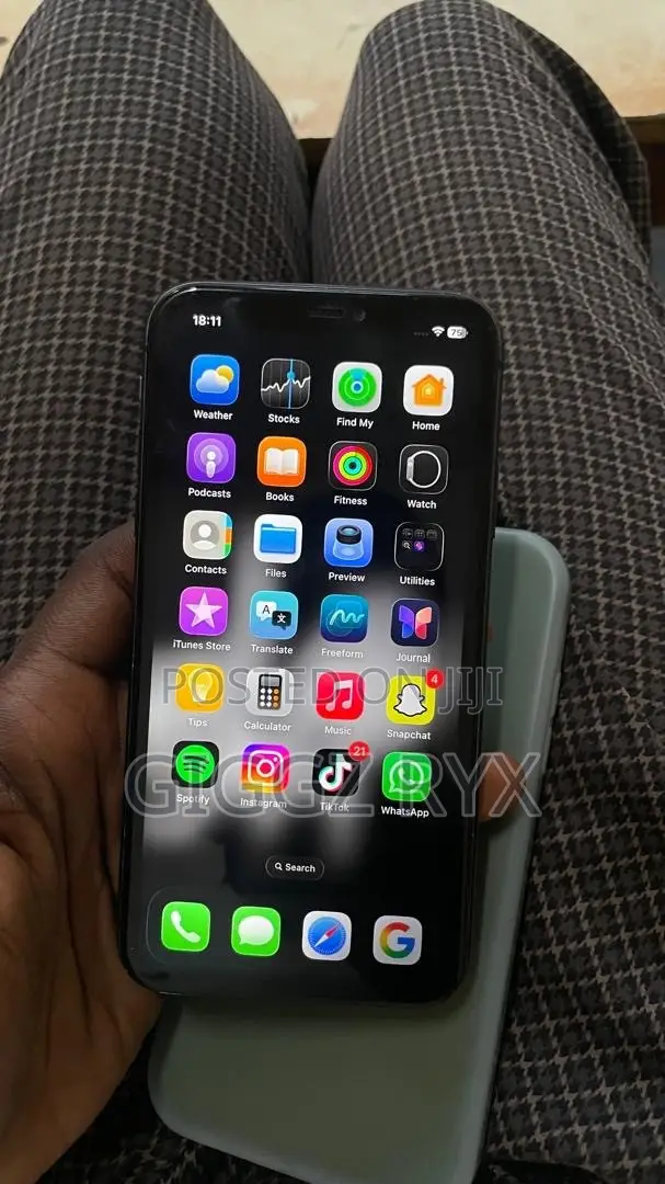 Apple iPhone 11 64 GB Black