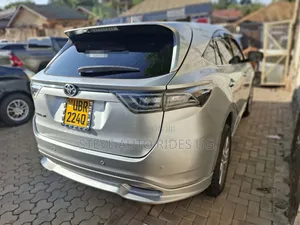 Toyota Harrier 2.0 2015 Silver