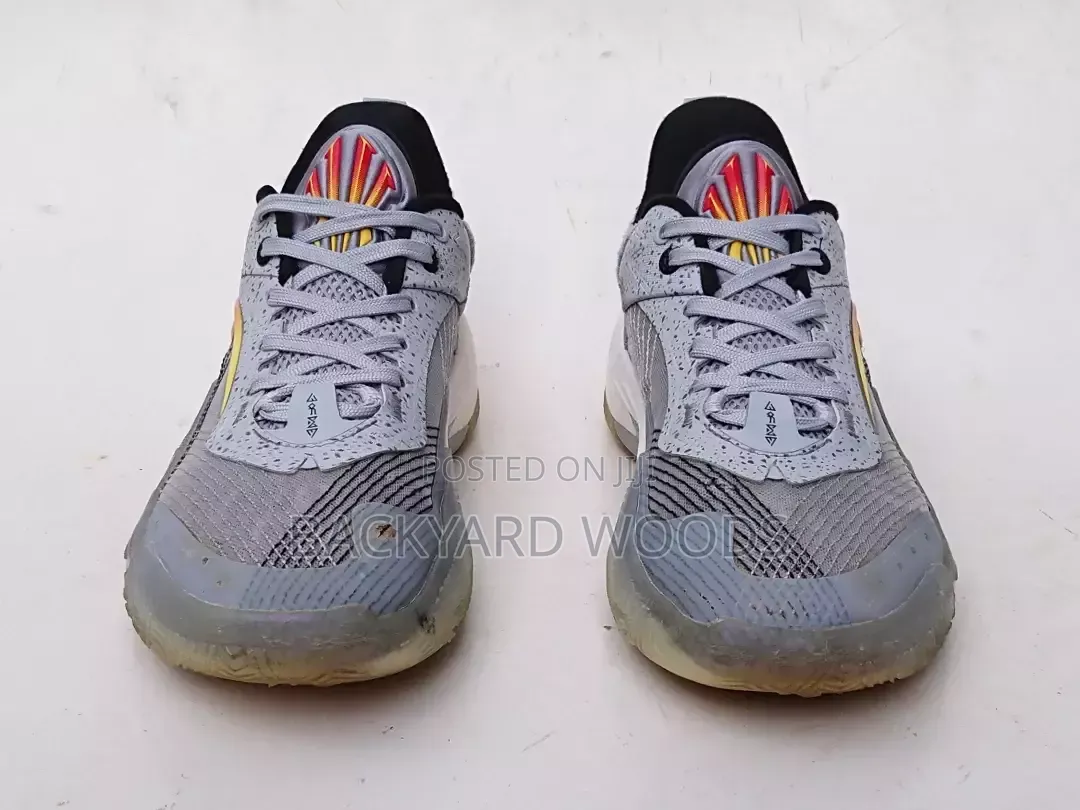 Anta Kai Size 43eur/8.5uk/9.5us Available Halla