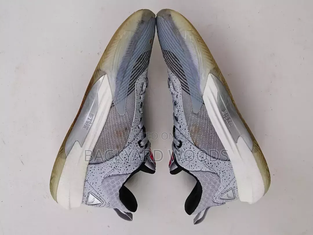 Anta Kai Size 43eur/8.5uk/9.5us Available Halla