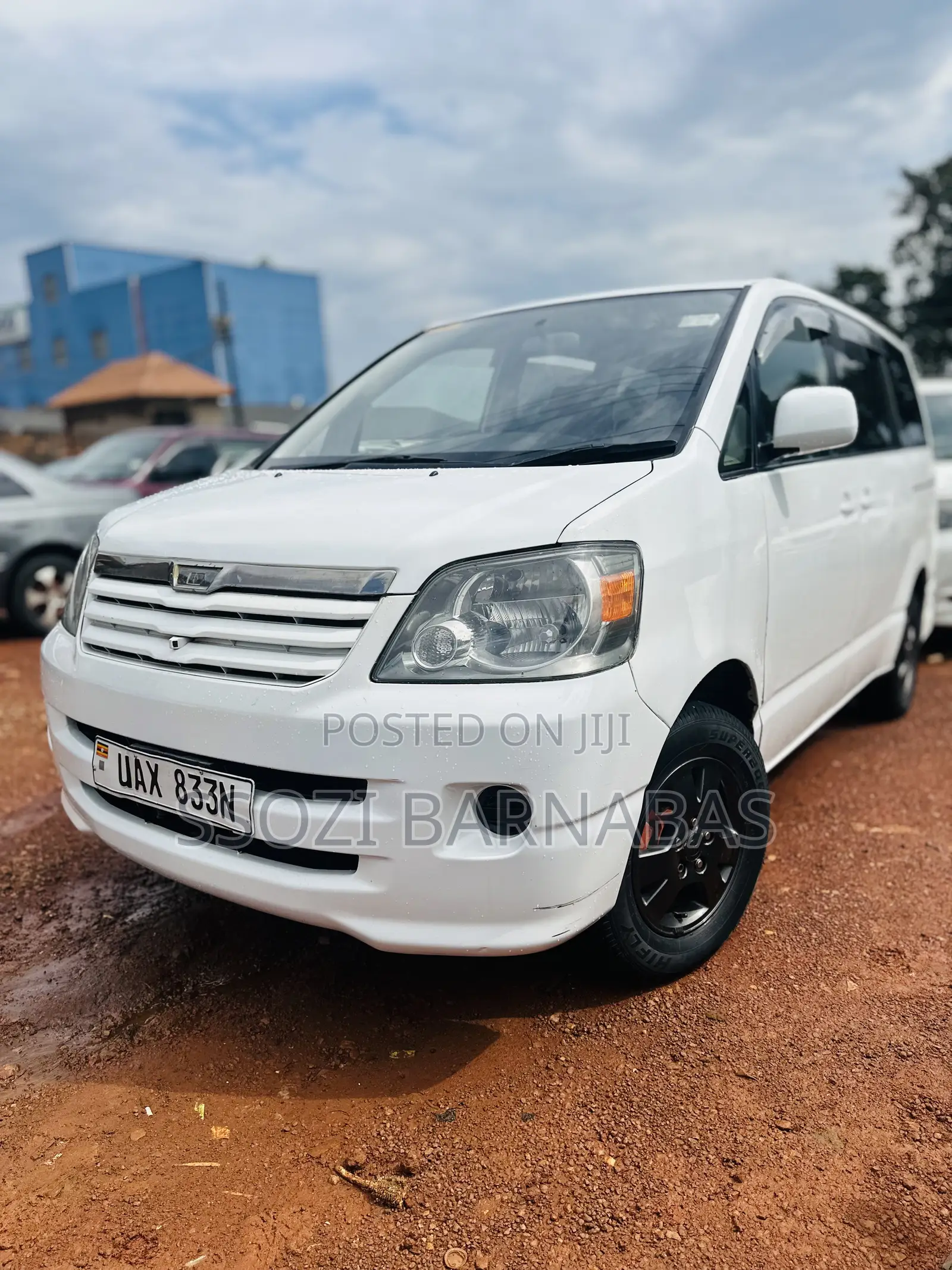 Toyota Noah 2003 White