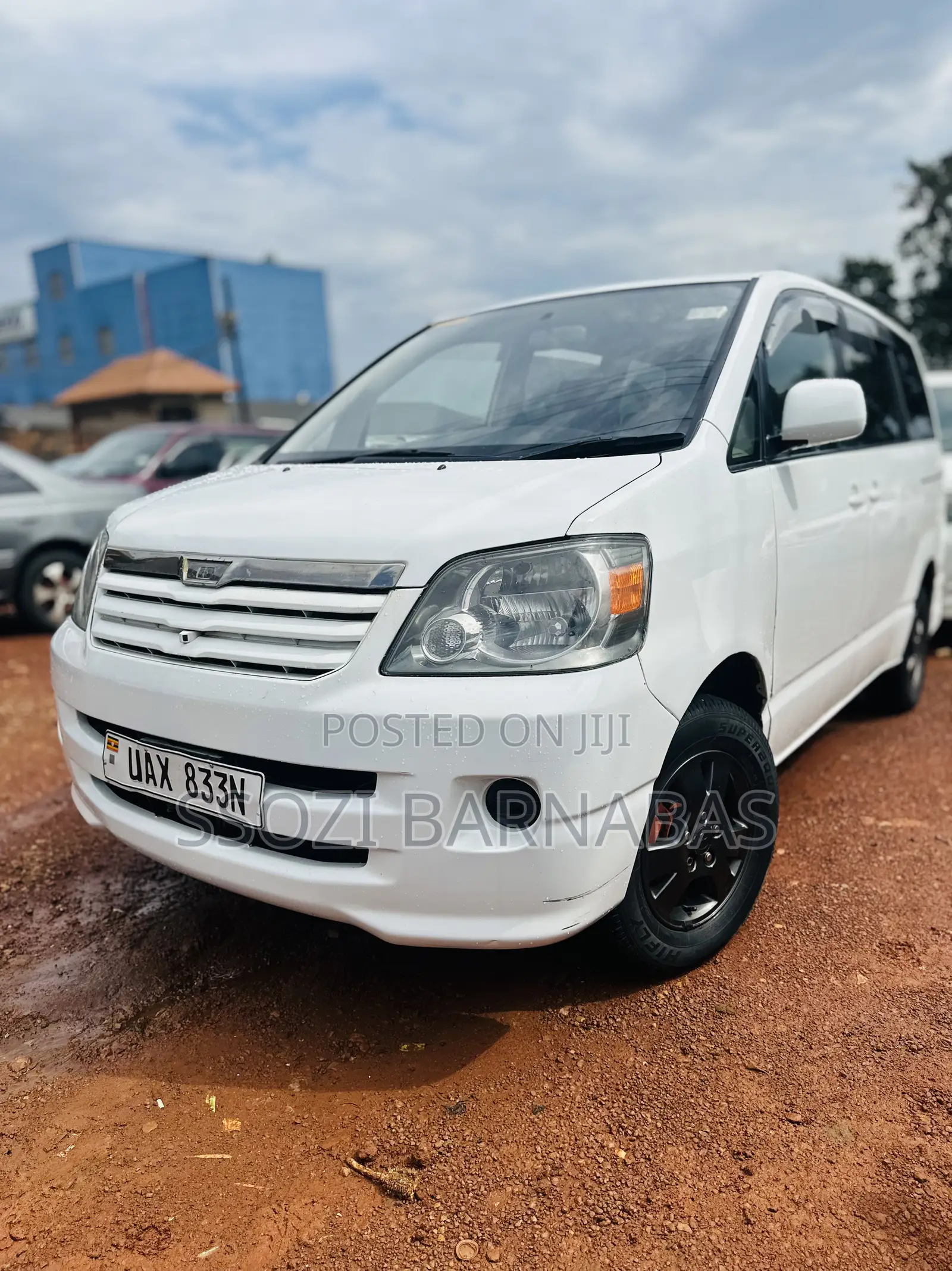 Toyota Noah 2003 White