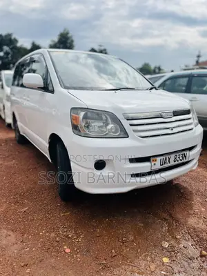 Toyota Noah 2003 White