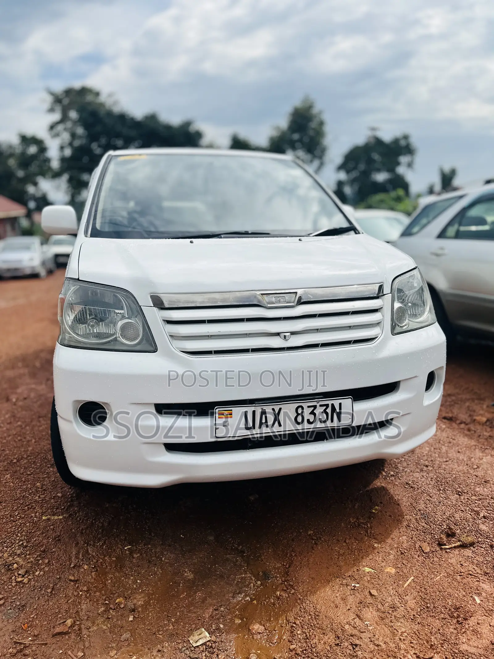 Toyota Noah 2003 White