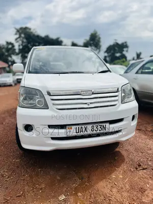 Toyota Noah 2003 White