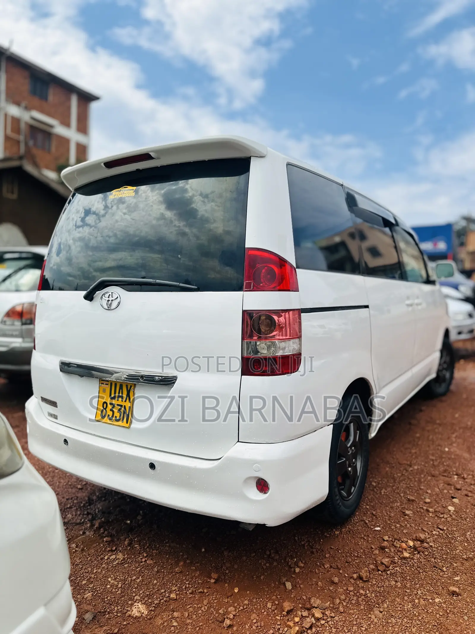 Toyota Noah 2003 White