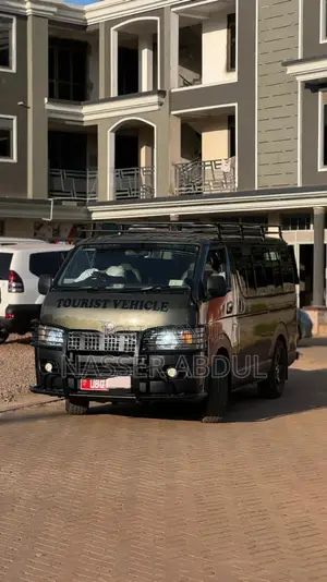Toyota Grand HiAce 2002 Green