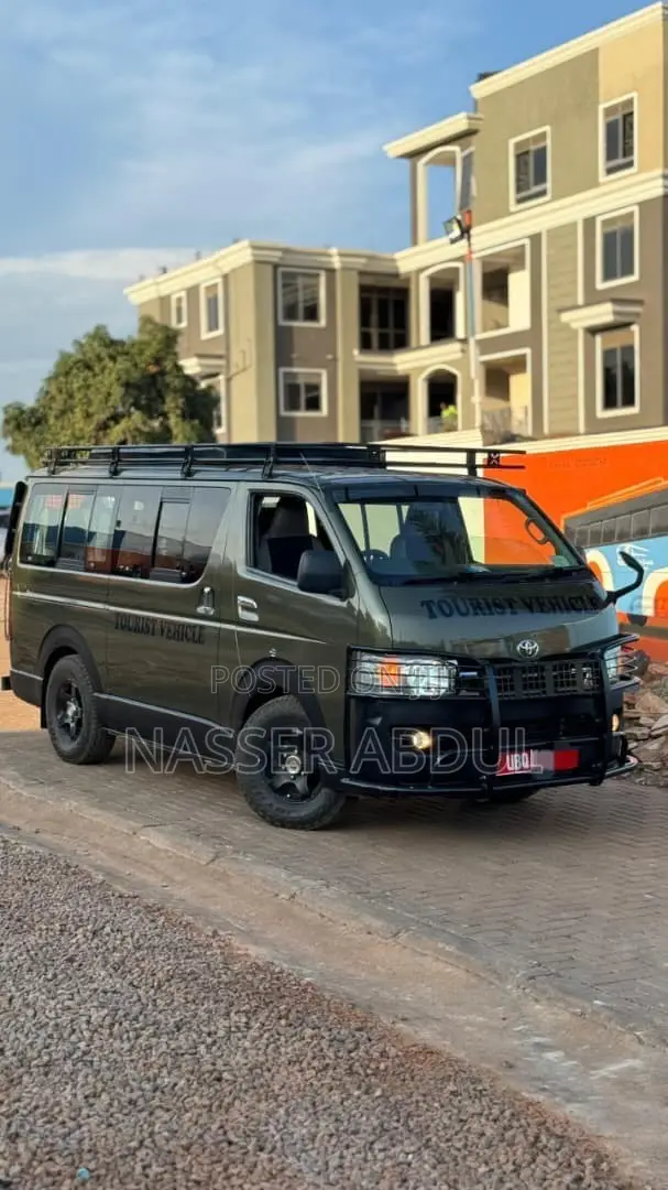 Toyota Grand HiAce 2002 Green