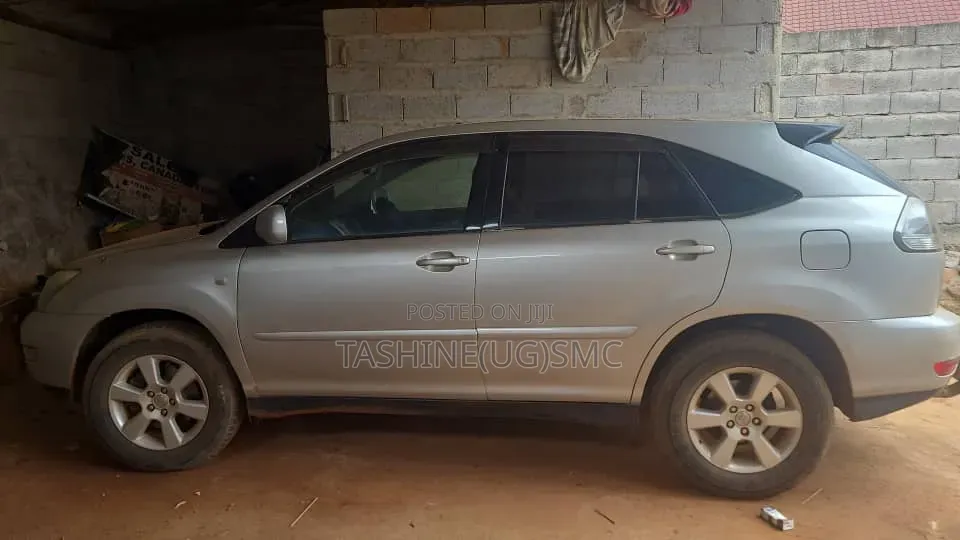 Car 2007 White
