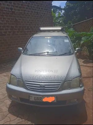 Toyota Gaia 2002 Silver
