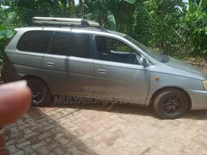 Toyota Gaia 2002 Silver