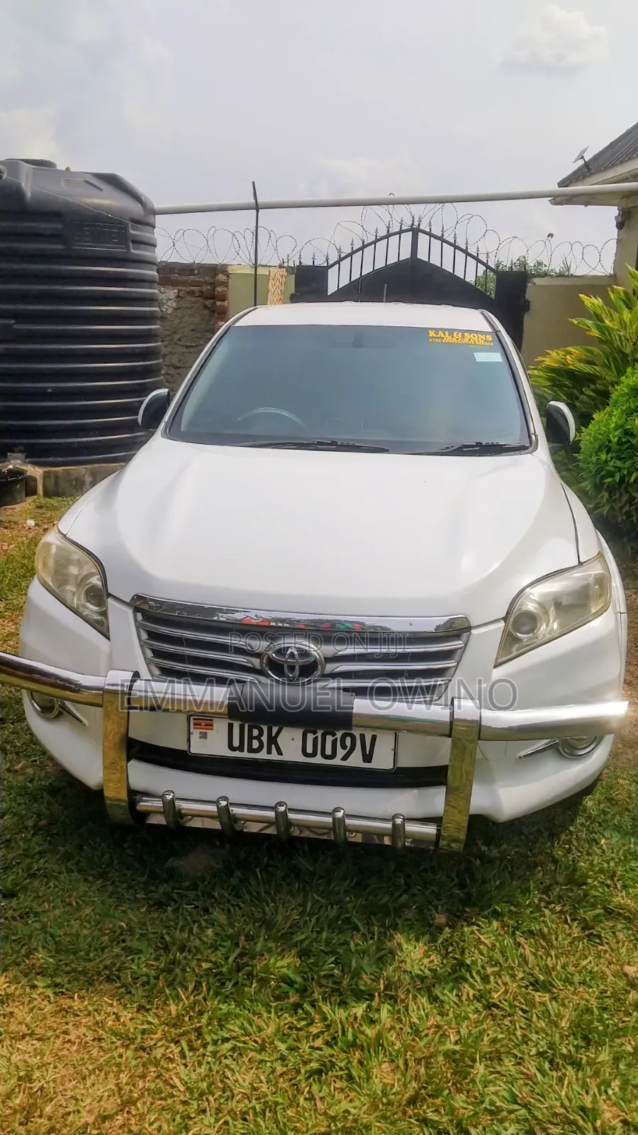 Toyota Vanguard 2010 White