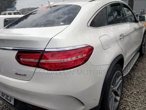Mercedes-Benz GLE-Class GLE 350d 4MATIC 2018 White