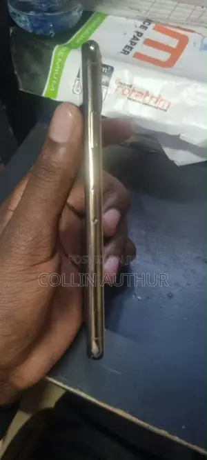 Apple iPhone 11 Pro Max 64 GB Gold