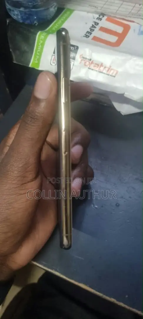 Apple iPhone 11 Pro Max 64 GB Gold