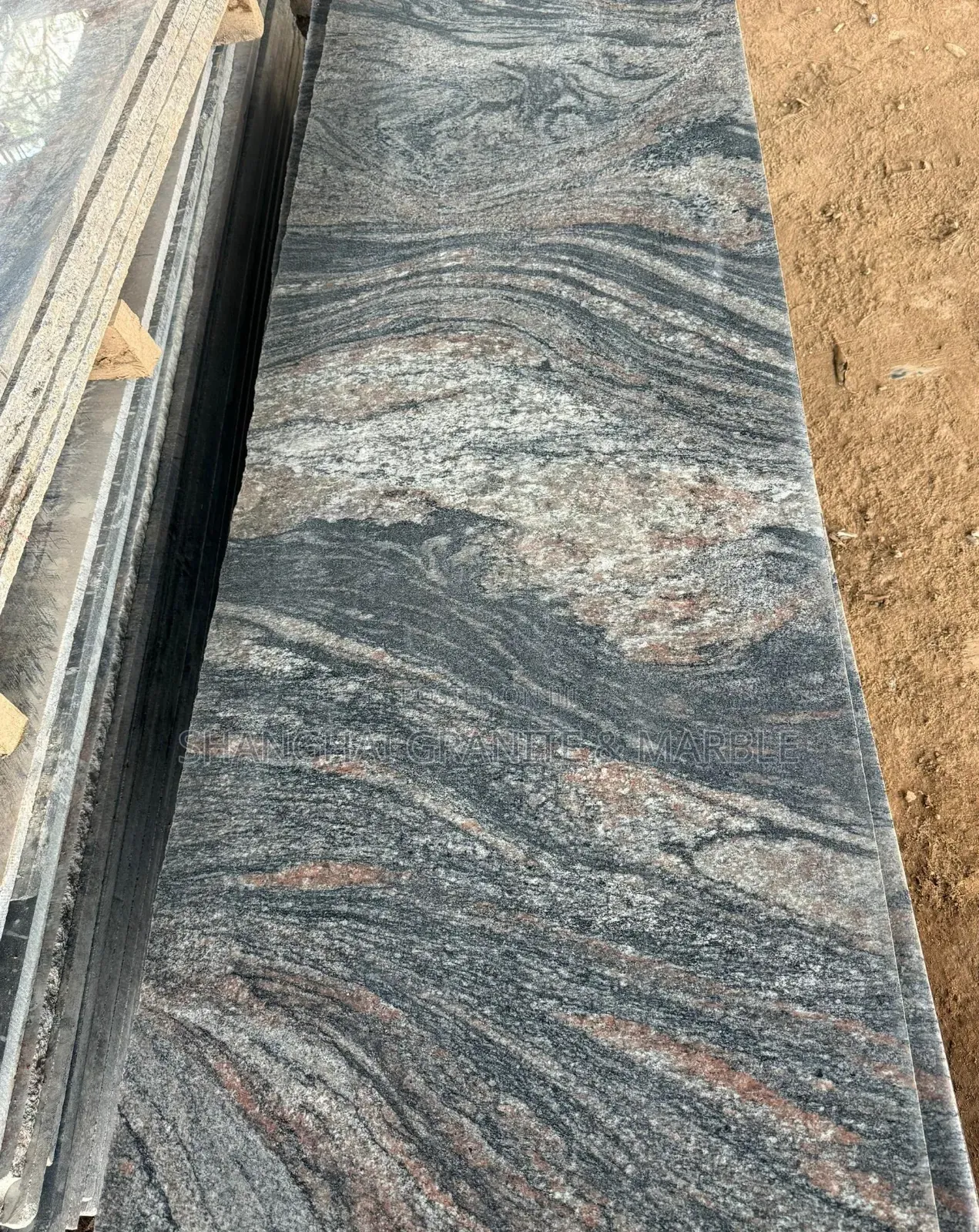 Granite Slabs for Builders, Contractors and Homeowners