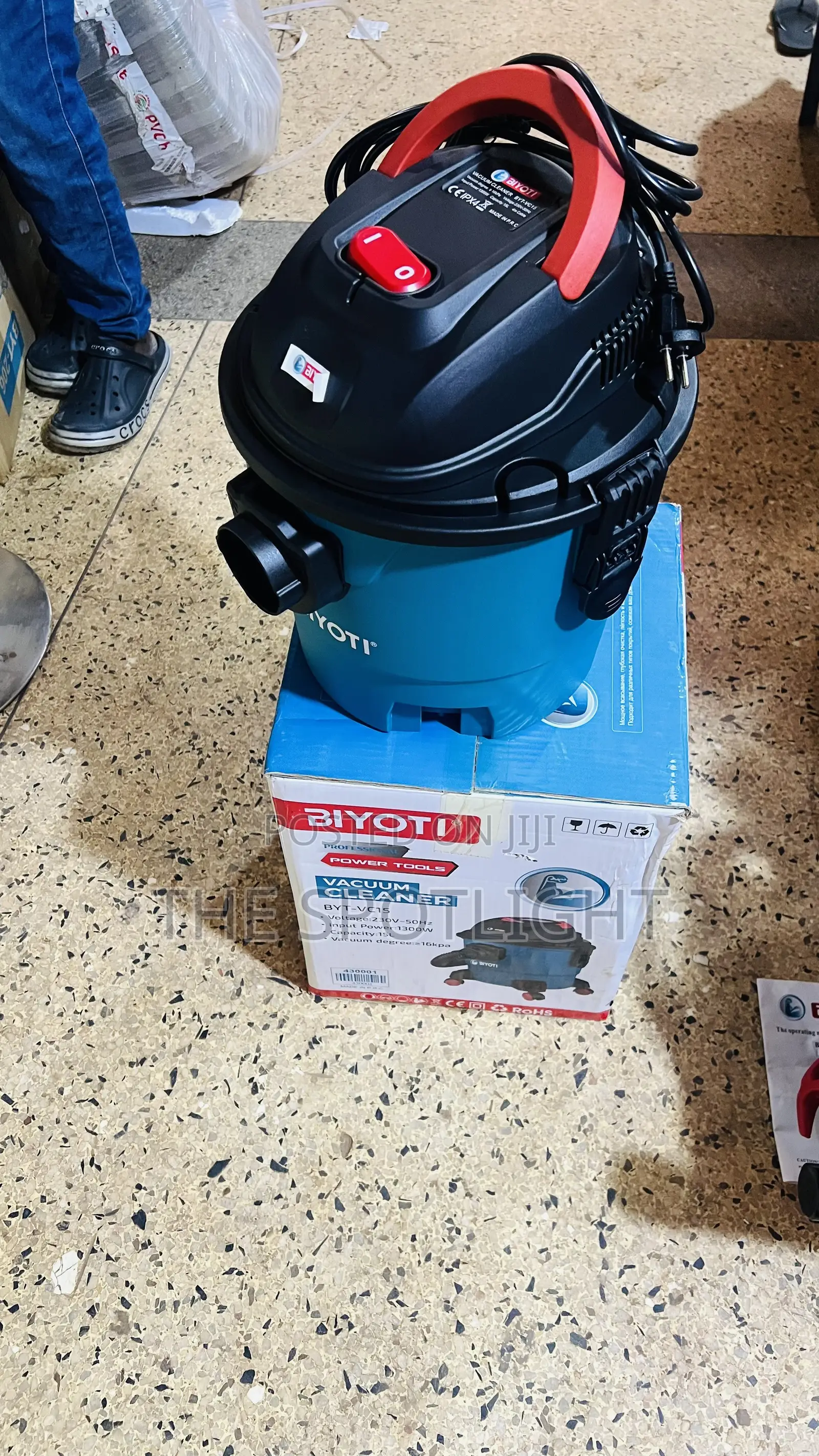 Wet and Dry Vacuum Cleaner
