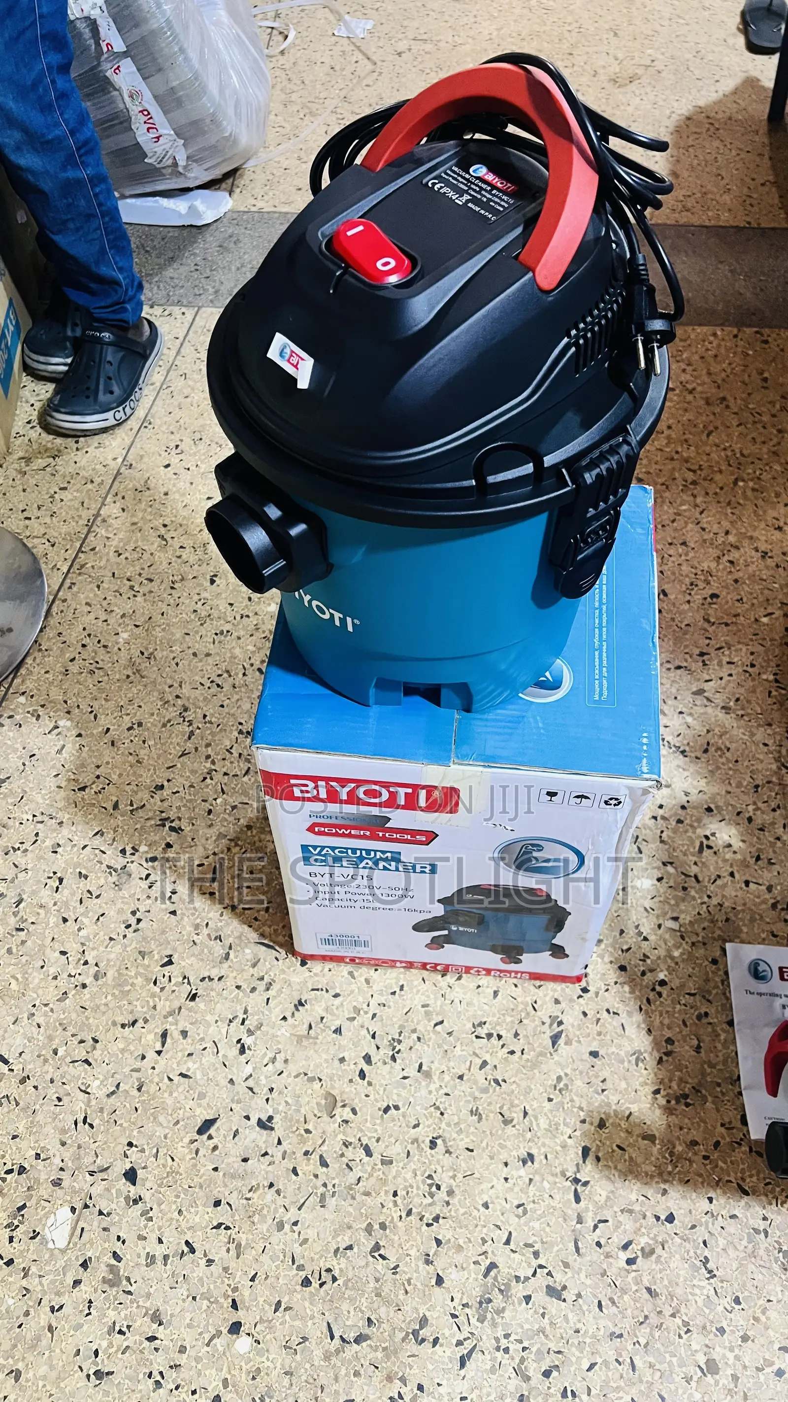 Wet and Dry Vacuum Cleaner