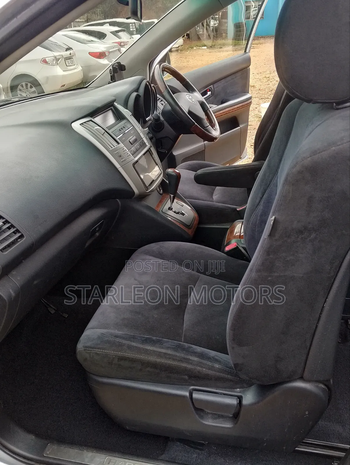 Toyota Harrier 2.4 2012 Silver