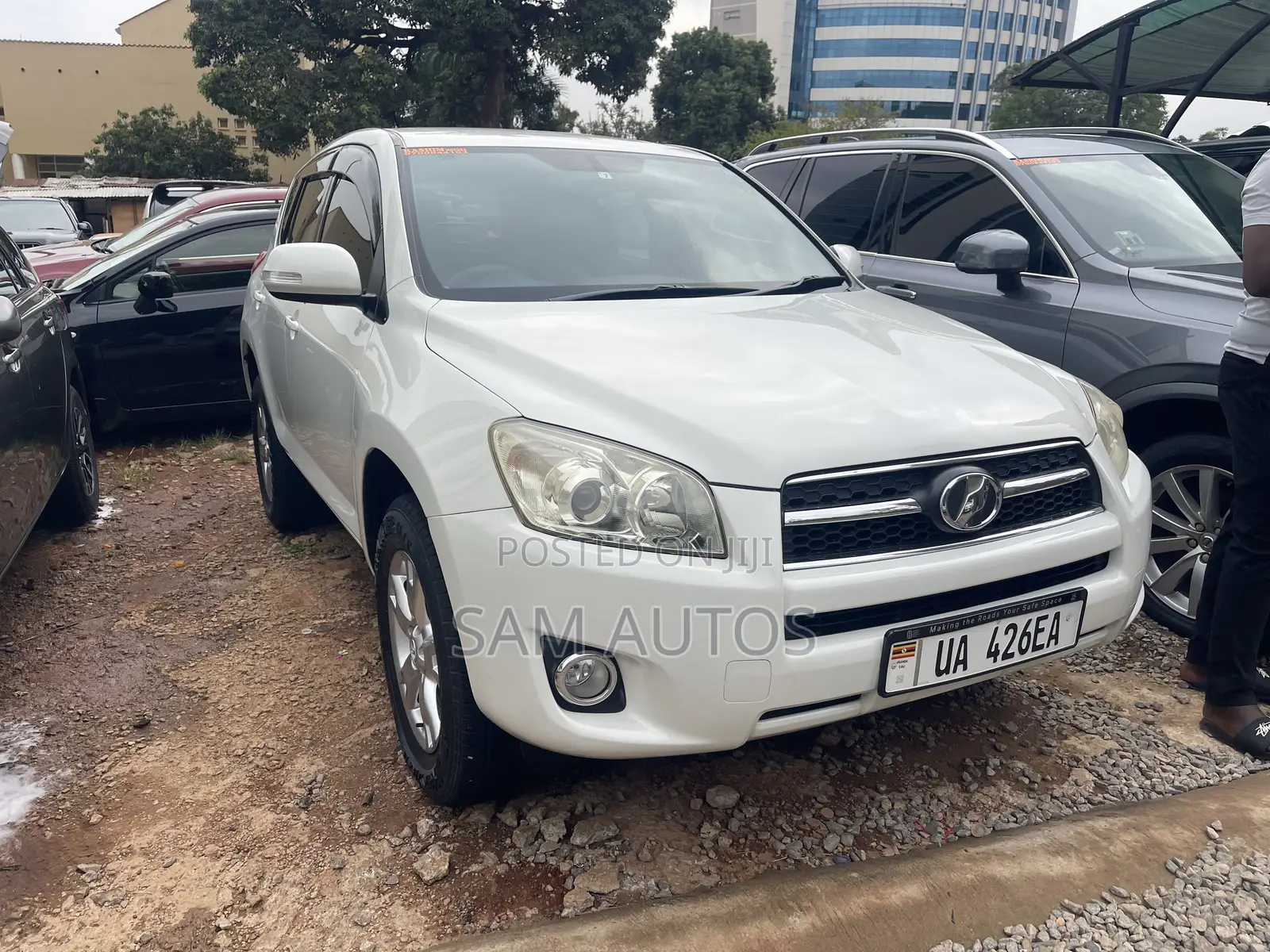 Toyota RAV4 2010 White