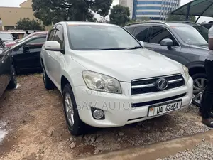 Toyota RAV4 2010 White