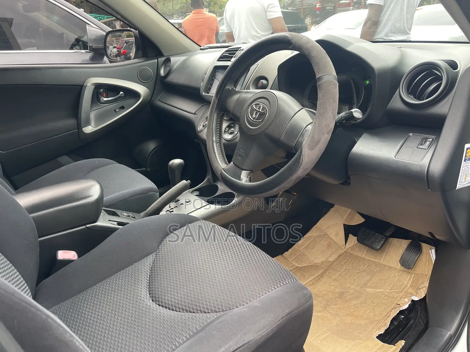 Toyota RAV4 2010 White