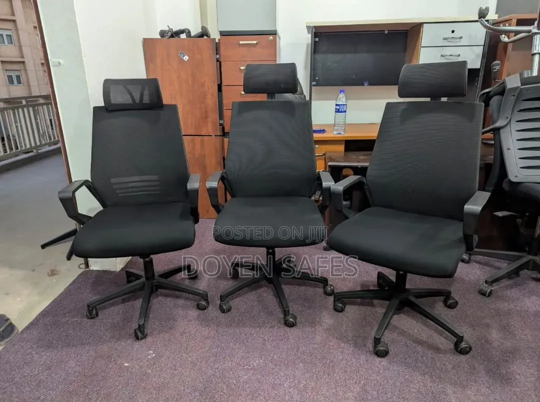 Mesh Seats With Headrests