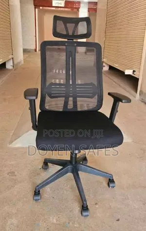 Mesh Seats With Headrests