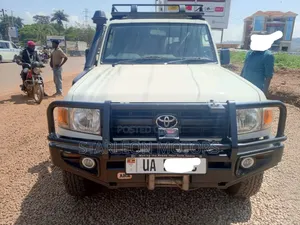 Toyota Land Cruiser 2017 White