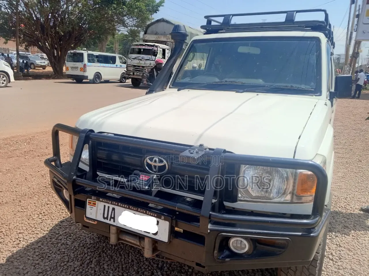 Toyota Land Cruiser 2017 White