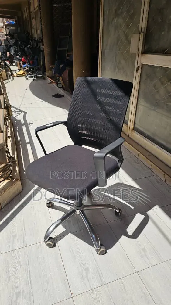 Mesh Low Back Office Seats-Refurbished