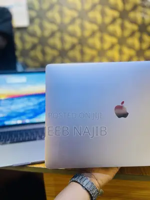 Laptop Apple MacBook Pro 2017 16GB Intel Core i7 SSD 256GB
