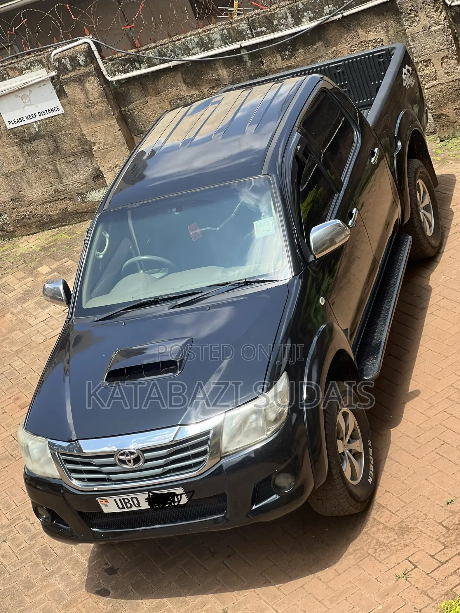 Toyota Hilux 2010 Black